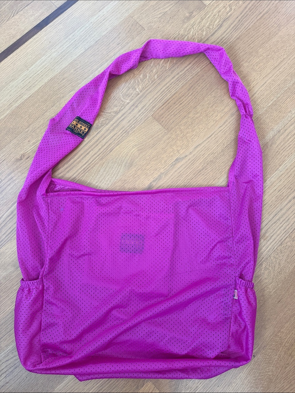 Vine Street Market large Mesh Tote